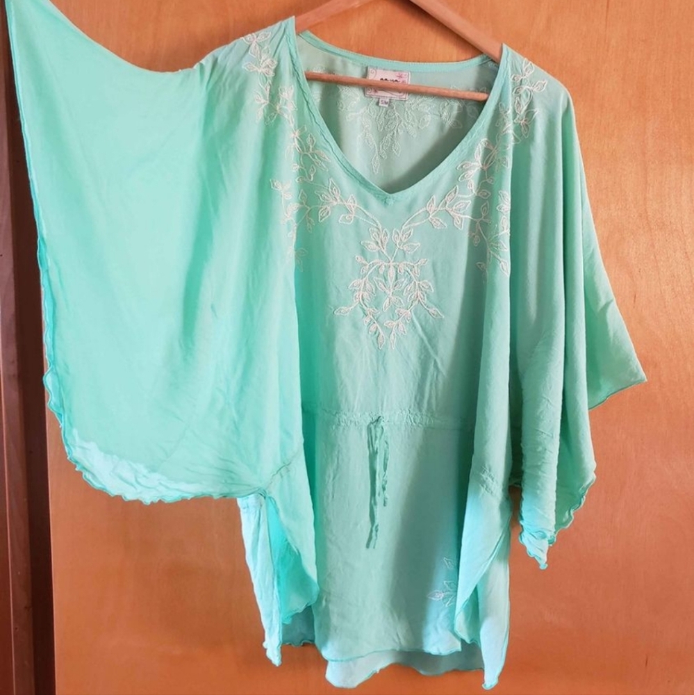 Gaya Embroidered Mint Kimono Top